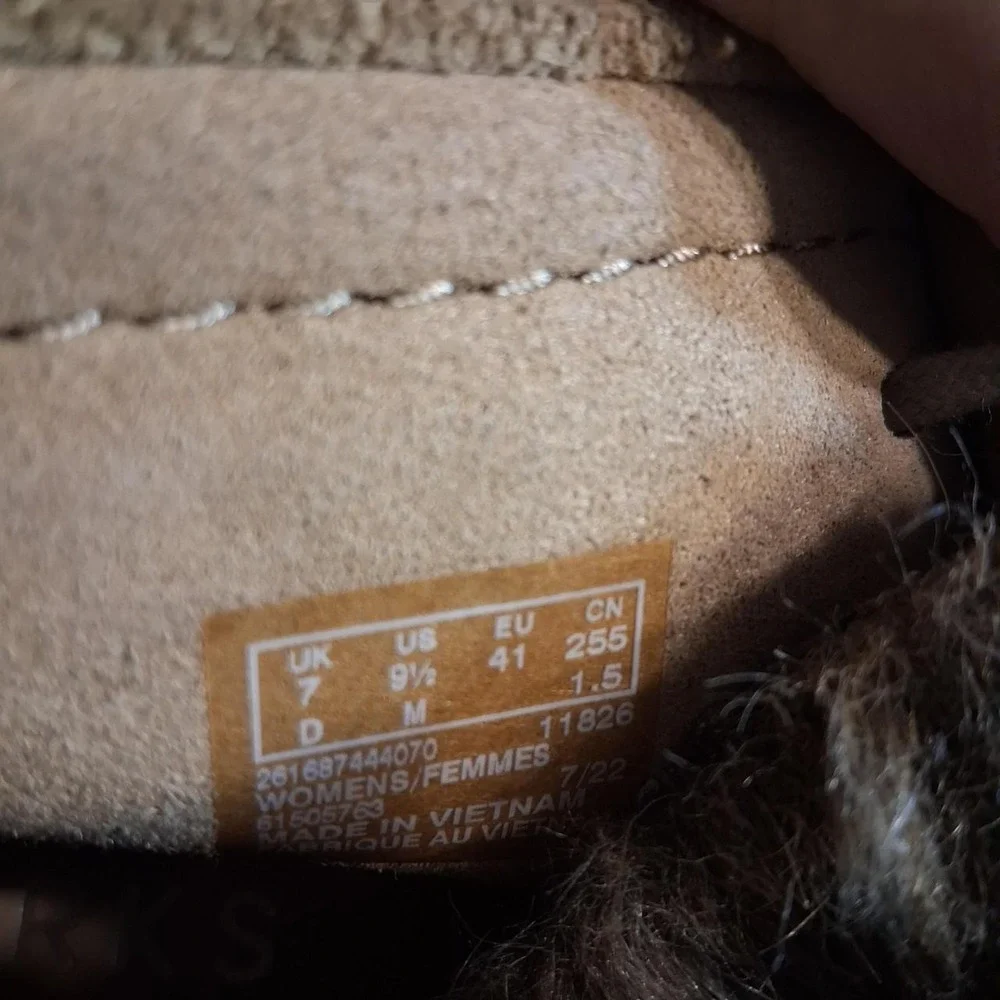 Women Clarks Originals Wallabee brown Faux Fur Suede boots tan suede